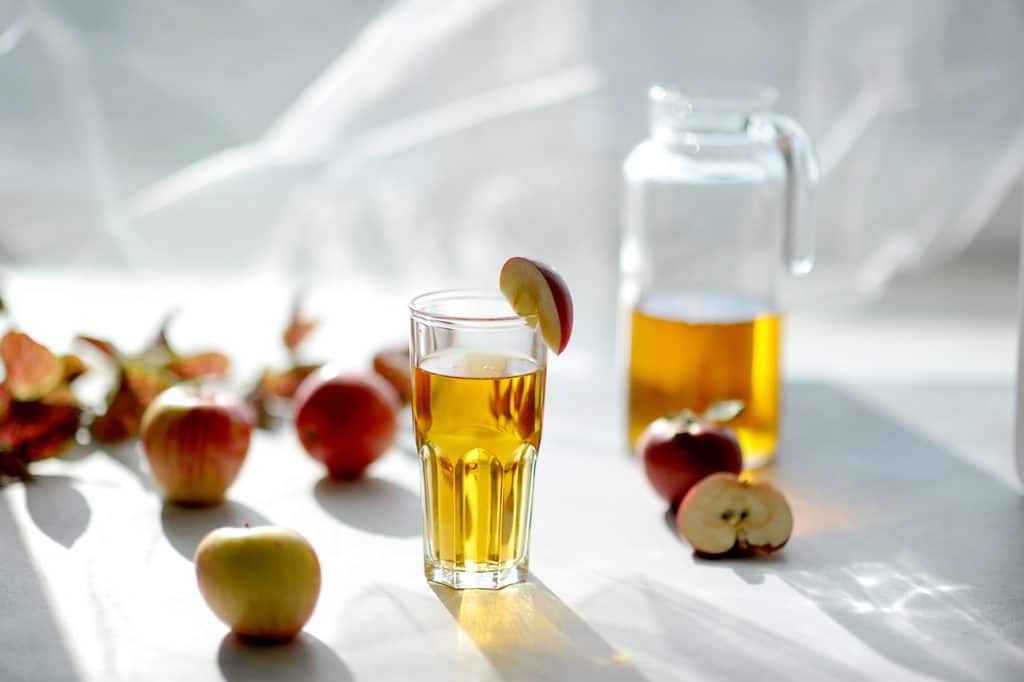 Apple Cider Vinegar Detox [Benefits & Side Effects]